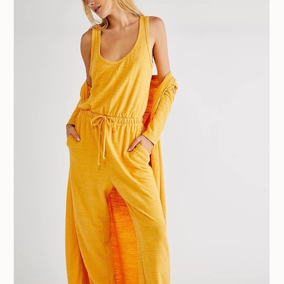 Free People Bicoastal Set NWT SMALL Sold out pale yellow color. - Picture 9 of 9